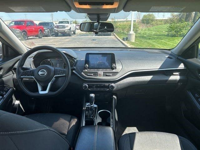Nissan Altima  2021