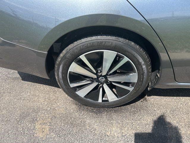 Nissan Altima  2021
