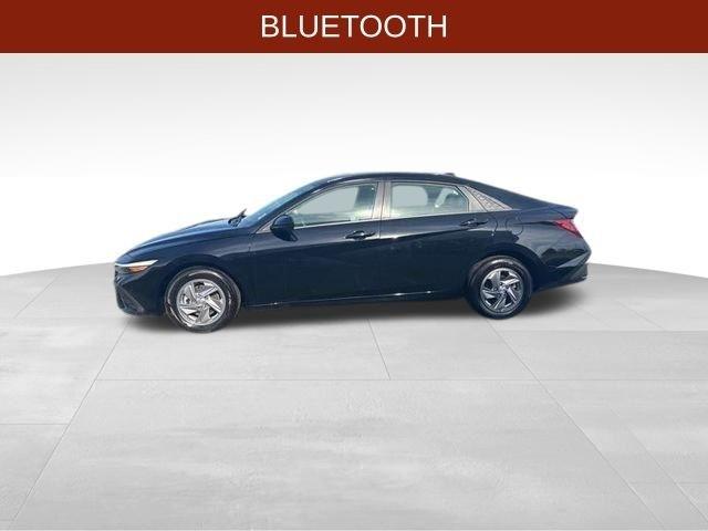 Hyundai Elantra  2025