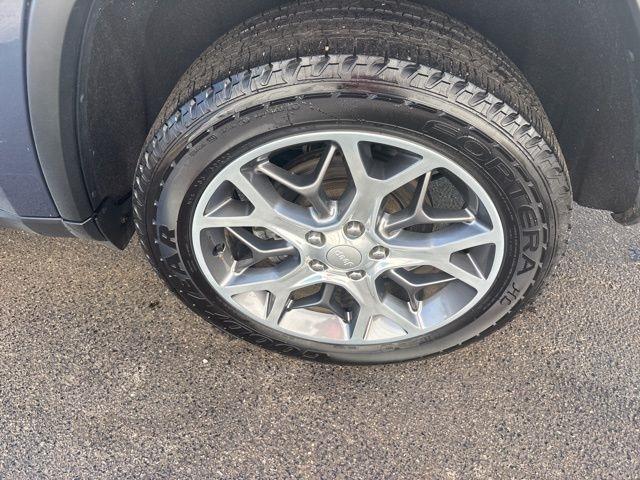 Jeep Grand Cherokee  2021