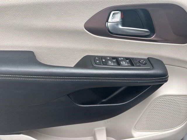 Chrysler Voyager  2023