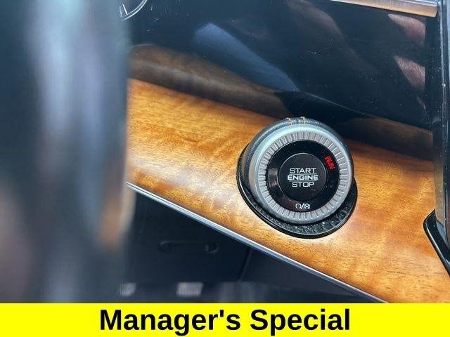 Jeep Grand Wagoneer Series III 4WD 2022
