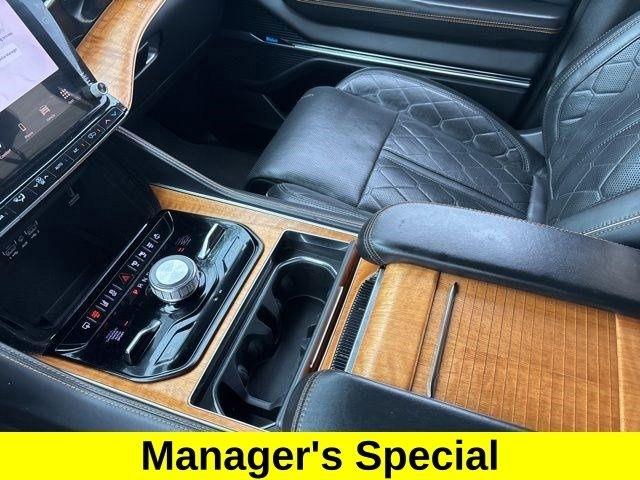 Jeep Grand Wagoneer Series III 4WD 2022