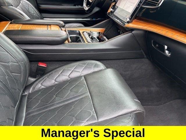 Jeep Grand Wagoneer Series III 4WD 2022