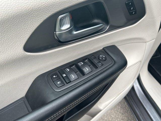 Chrysler Pacifica  2023