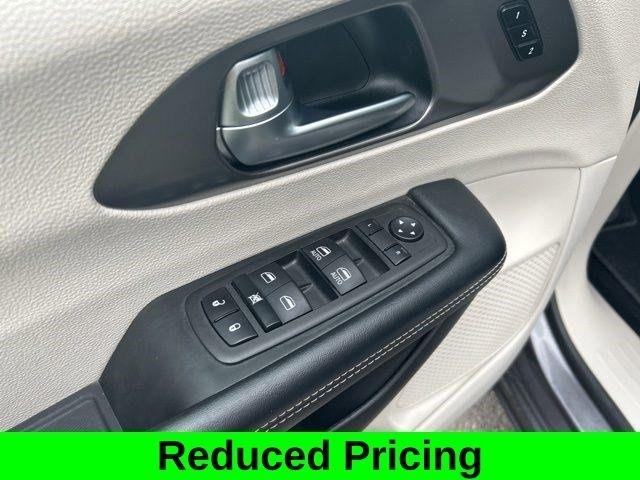 Chrysler Pacifica Touring L 2023