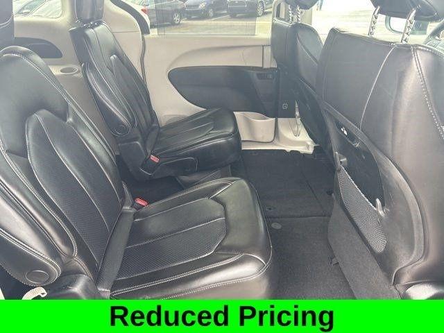 Chrysler Pacifica Touring L 2023