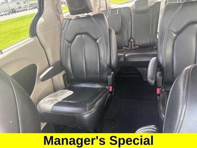 Chrysler Pacifica Touring L 2023