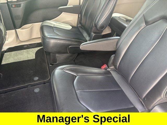 Chrysler Pacifica Touring L 2023