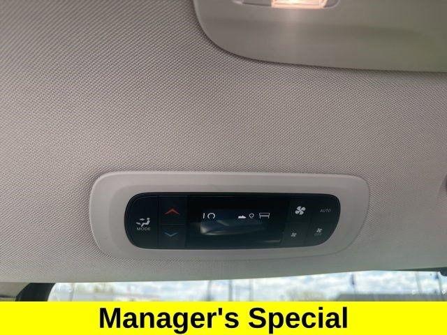 Chrysler Pacifica Touring L 2023