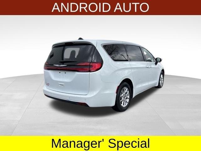 Chrysler Pacifica Touring L 2023