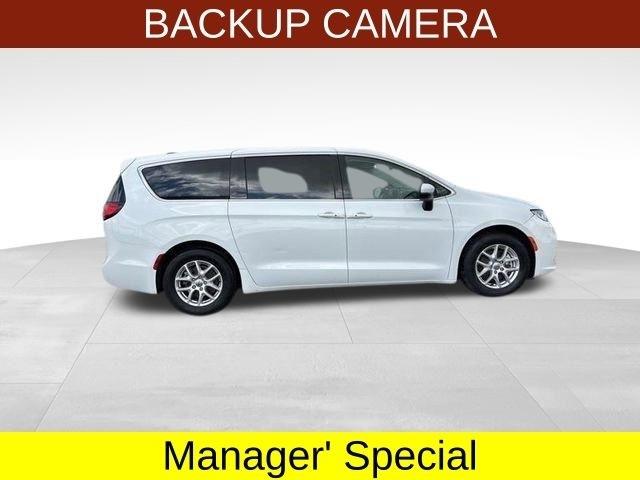 Chrysler Pacifica Touring L 2023