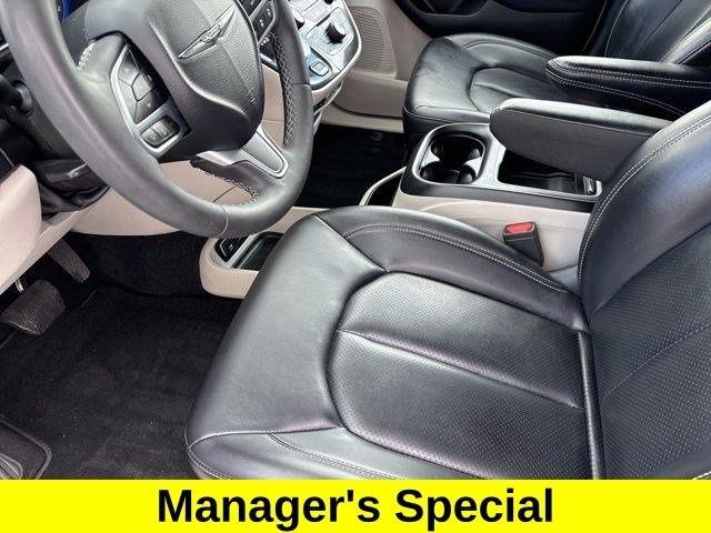Chrysler Pacifica Touring L 2023
