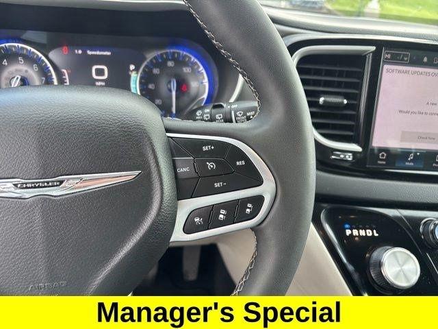 Chrysler Pacifica Touring L 2023