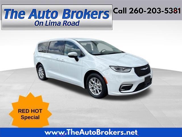 Chrysler Pacifica Touring L 2023