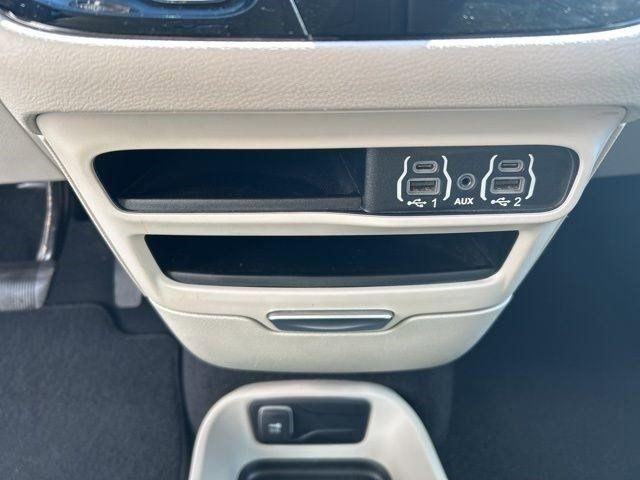 Chrysler Pacifica  2023