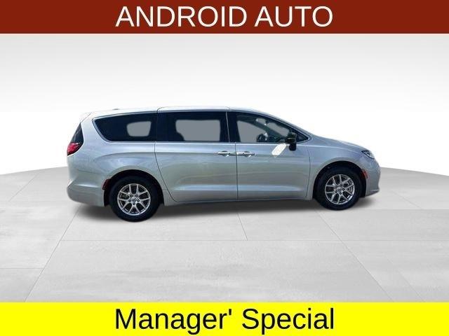 Chrysler Pacifica Touring L 2024