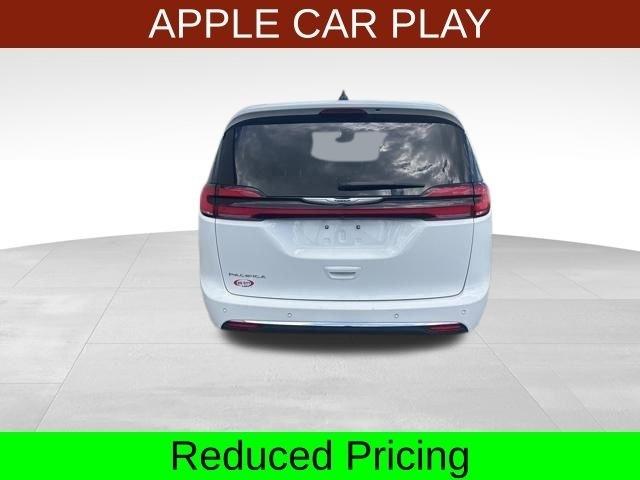 Chrysler Pacifica Touring L 2024