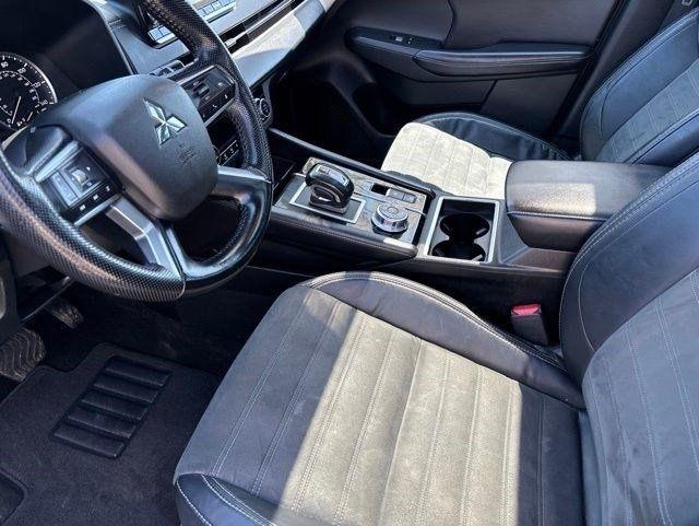 Mitsubishi Outlander  2022