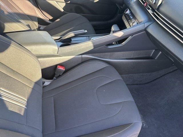 Hyundai Elantra  2023