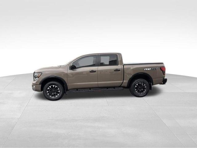 Nissan Titan  2021