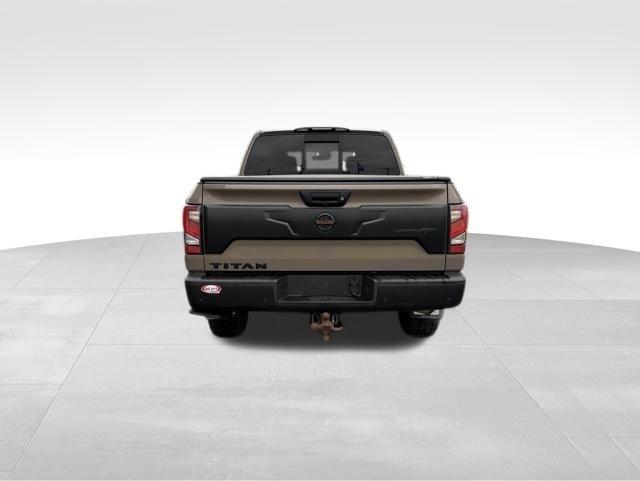 Nissan Titan  2021
