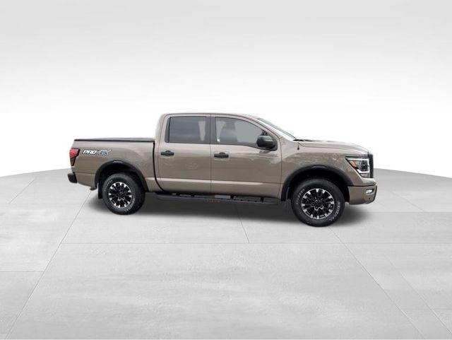 Nissan Titan  2021