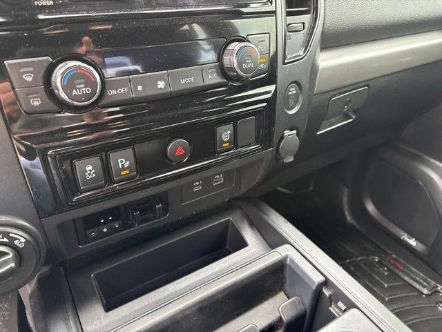 Nissan Titan  2021