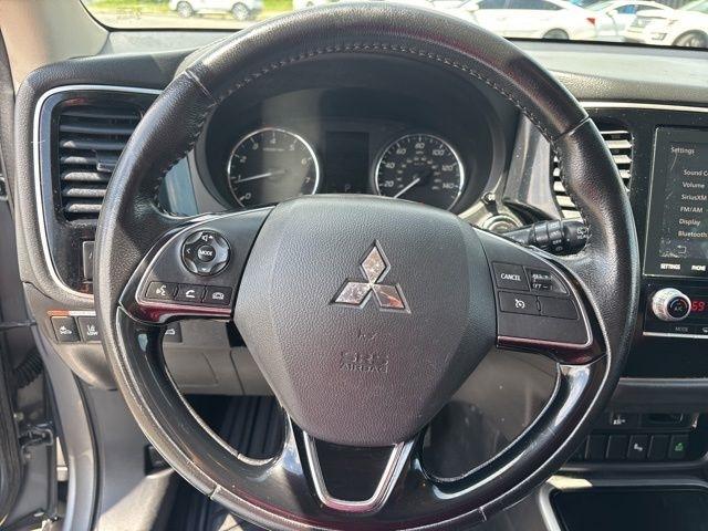 Mitsubishi Outlander  2020