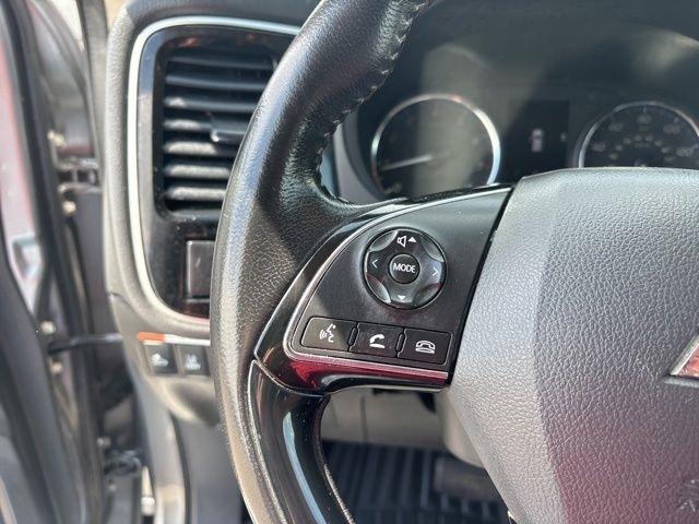 Mitsubishi Outlander  2020