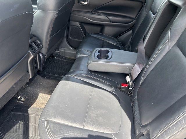 Mitsubishi Outlander  2020
