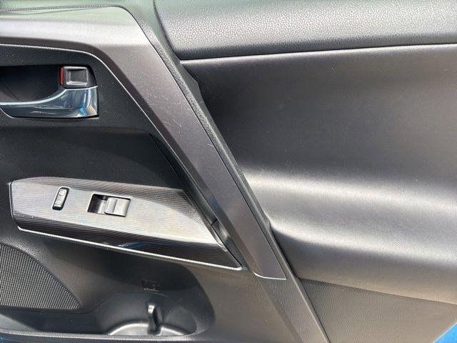 Toyota RAV4  2016