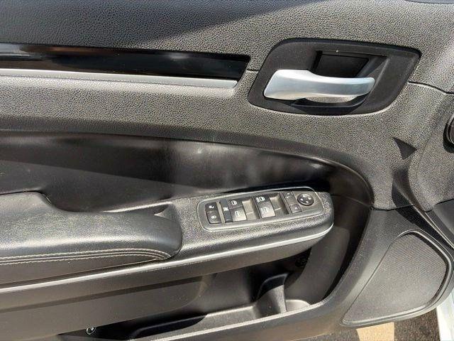 Chrysler 300  2020