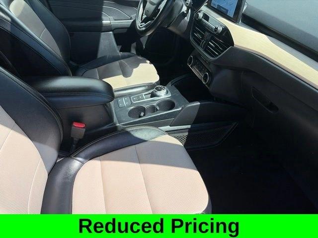 Ford Escape Titanium AWD 2022