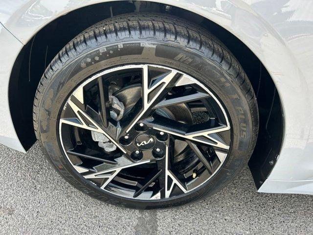 Kia K5  2025