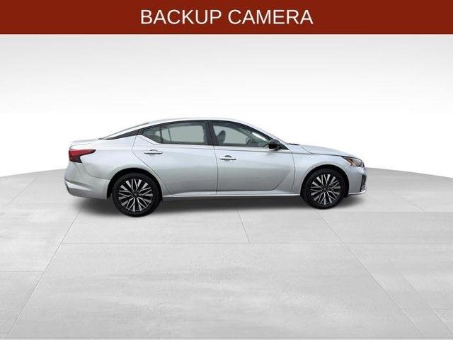 Nissan Altima  2024