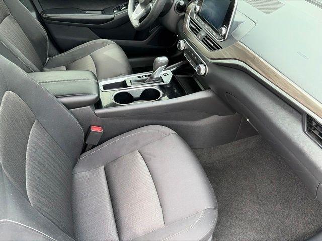 Nissan Altima  2024