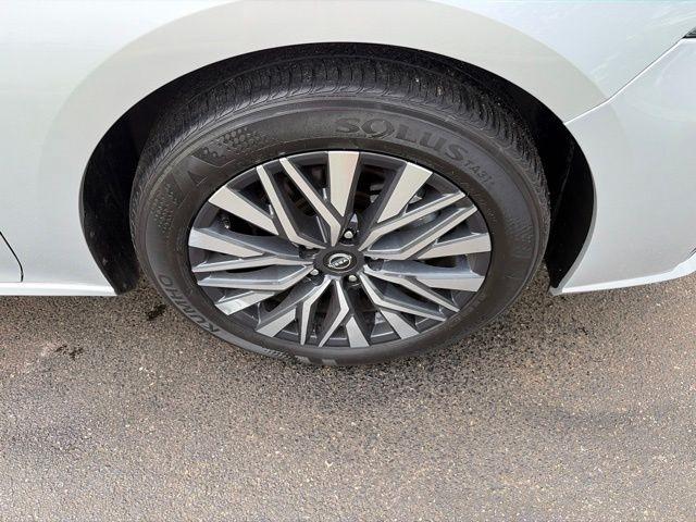 Nissan Altima  2024