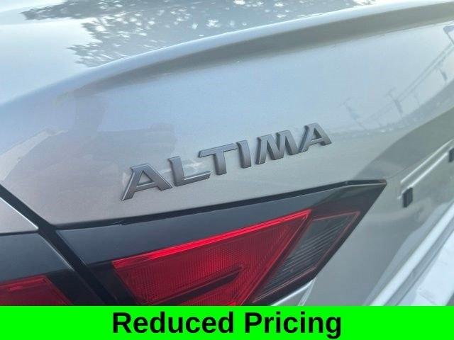 Nissan Altima  2025