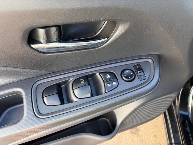 Nissan Versa  2023