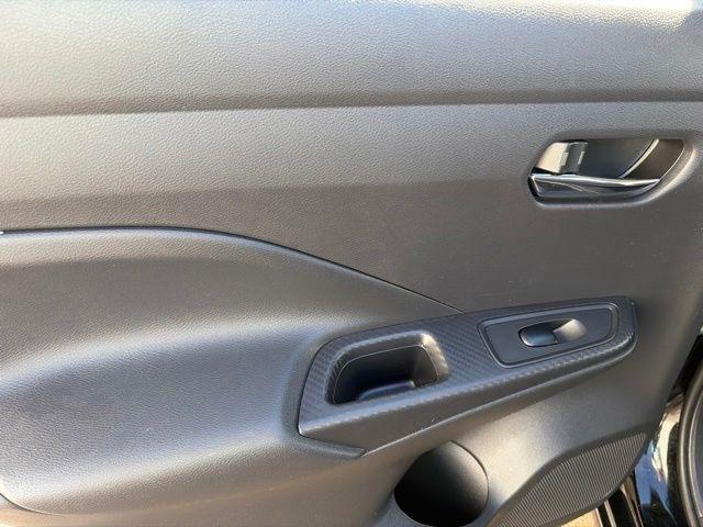 Nissan Versa  2023