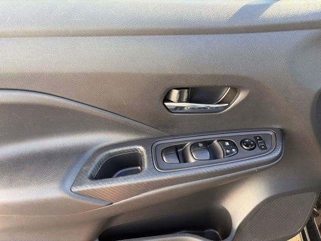 Nissan Versa  2023