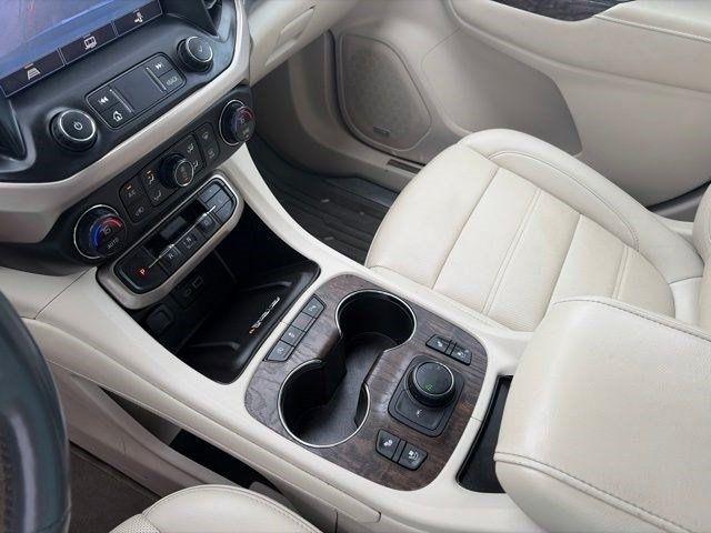 GMC Acadia  2021