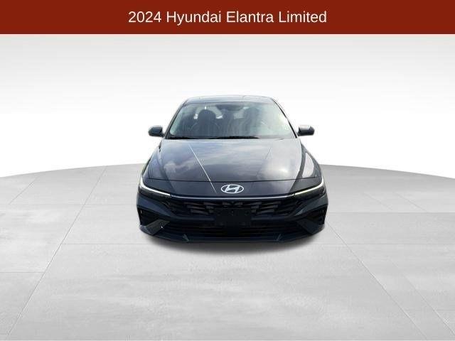 Hyundai Elantra  2024