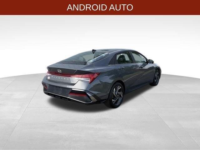 Hyundai Elantra  2024