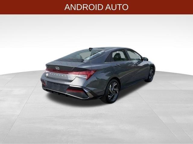 Hyundai Elantra  2024