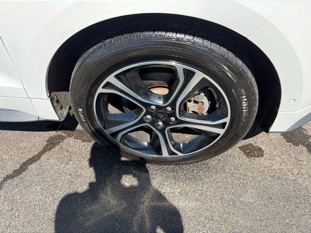 Ford Edge  2020
