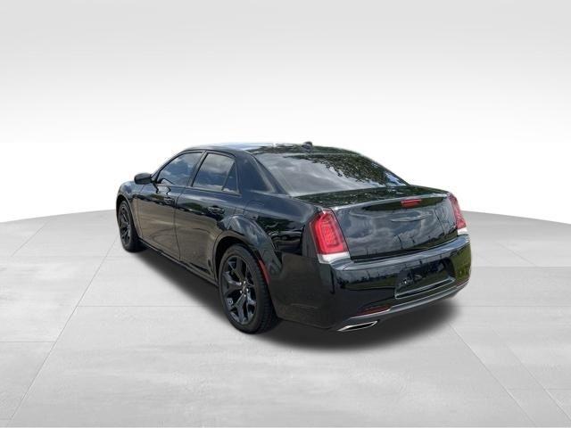Chrysler 300  2022
