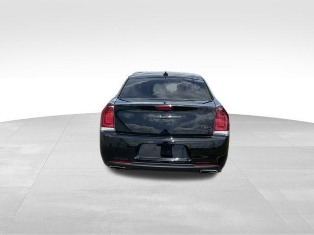 Chrysler 300  2022