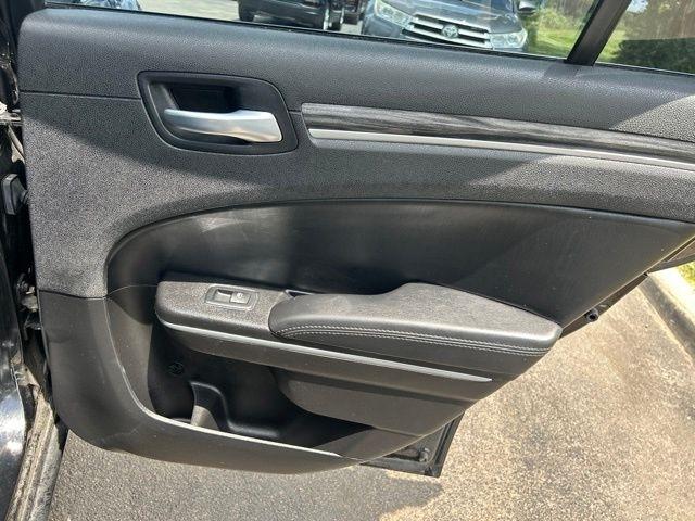 Chrysler 300  2022